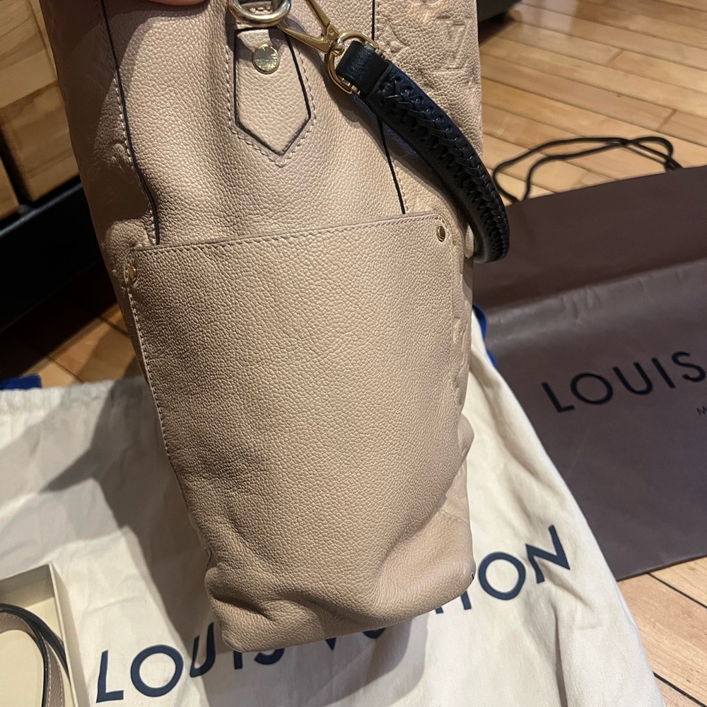🥳SALE 🥳LIKE NEW AUTHENTIC LOUIS VUITTON CROSSBODY/TOP HANDLE BAG💕🥰❤️ - Picture 8 of 16